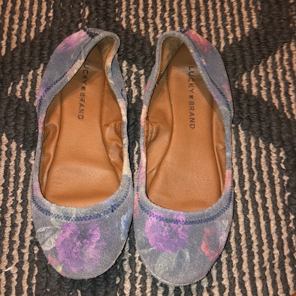 Super comfy Luck Brand flats!!!